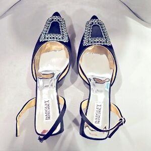 Badgley Mischka NEW NEVER WORN Black and Silver Heels with Elegant Design